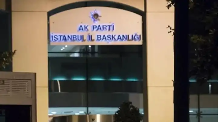 AK Parti'de şok istifa!