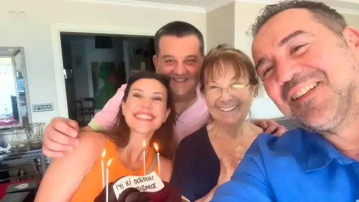Ata Demirer yeni yaşını ailesi ve sevgilisiyle kutladı: Ata Demirer’in sevgilisi kim? Dilara Alemdar kimdir?