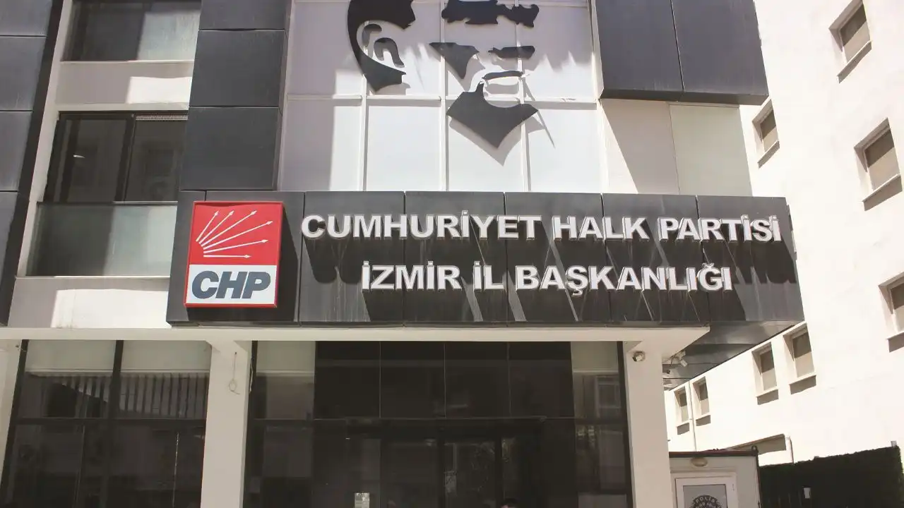 CHP İzmir'de il başkanlığı için kulisler hareketlendi: Hangi isimler öne çıkıyor? haberinin görseli