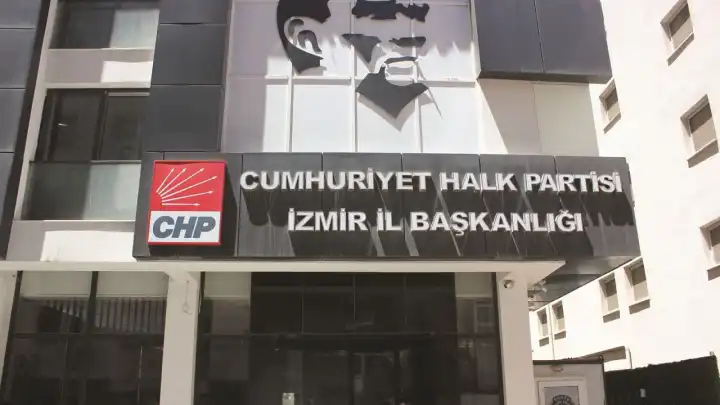 CHP İzmir'de il başkanlığı için kulisler hareketlendi: Hangi isimler öne çıkıyor?
