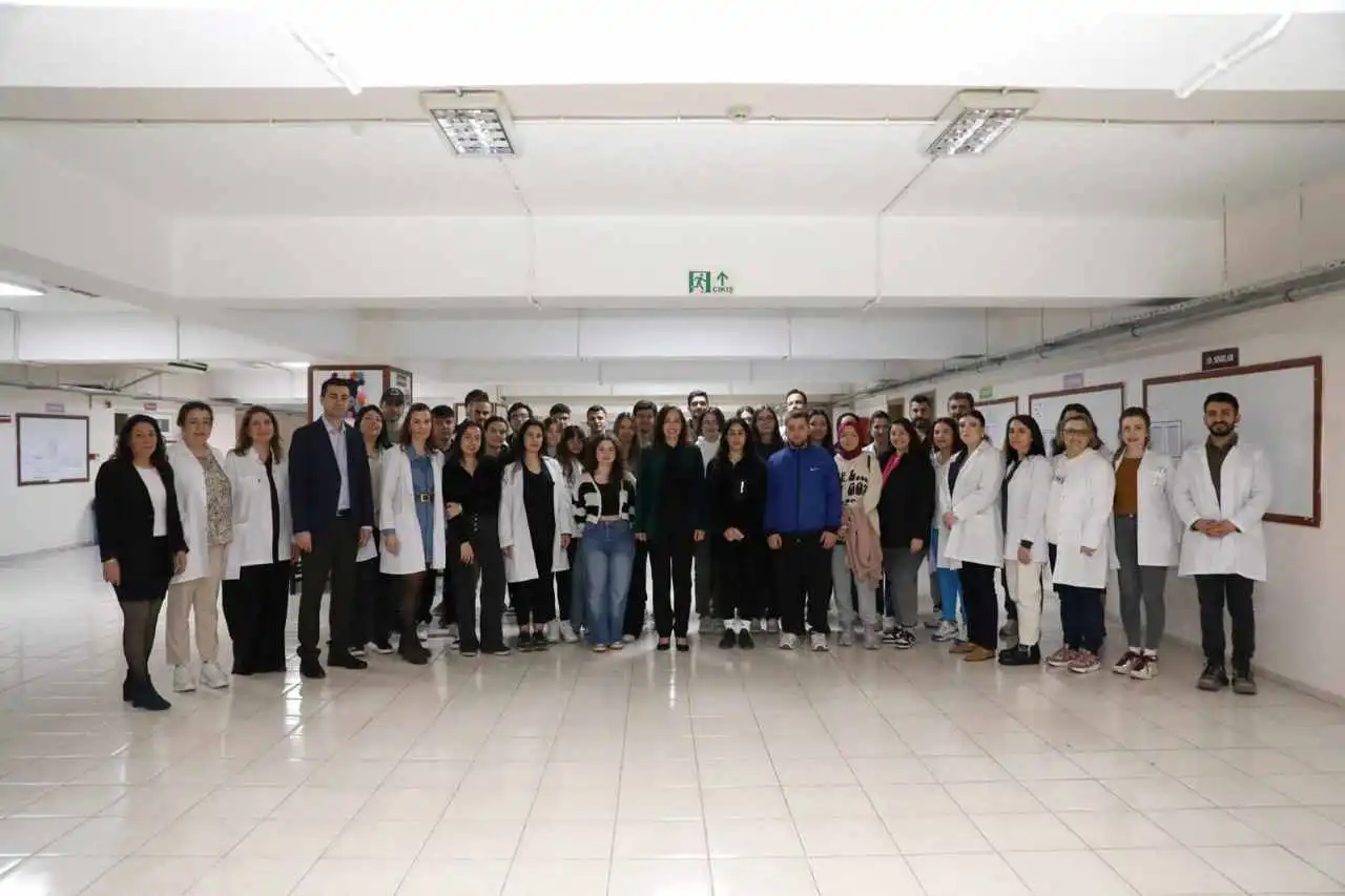 Karşıyaka Belediyesi’nden KARGEM’de modern eğitim alanı düzenlemesi haberinin görseli