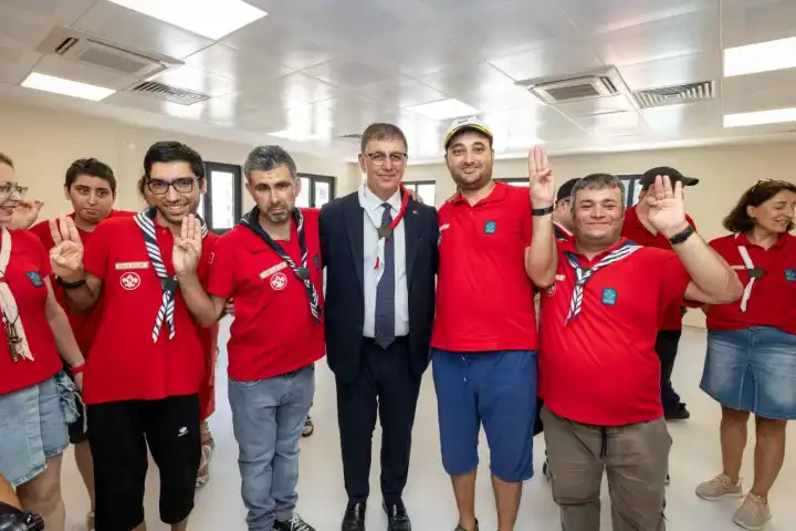 Başkan Tugay’dan Engelli Çalışmaları Merkezi’ne ziyaret