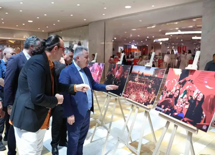 İzmir’de 15 Temmuz Fotoğraf Sergisi