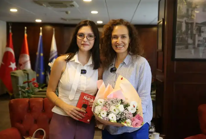 Karşıyaka’nın Filizleri’nden onur dereceli hukuk mezunu