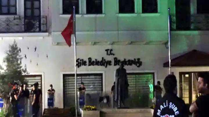 Şile Belediyesi'ne operasyon: Başkan gözaltına alındı!