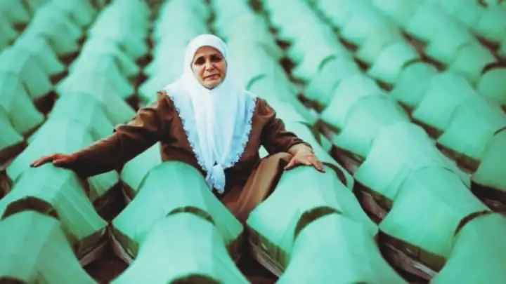 11 Temmuz’un kara yüzü: Srebrenitsa’da 8 binden fazla Boşnak katledildi