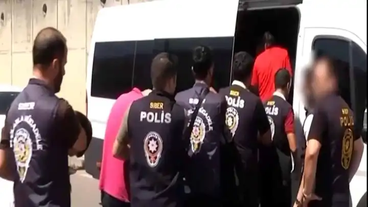 50 ilde dolandırıcılara dev operasyon: 99 şüpheli tutuklandı!