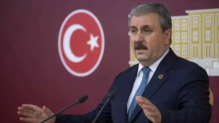 Destici’den Prof. Dr. Burhanettin Duran’a tebrik