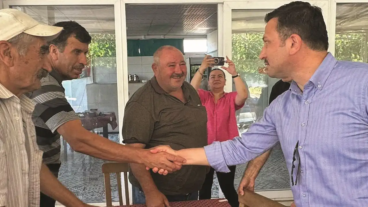 Hamza Dağ, Seferihisar’da yangından etkilenen vatandaşlarla bir araya geldi haberinin görseli