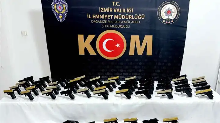 İzmir haber: İzmir'de tilah kaçakçılığı Operasyonu: 9 kişi tutuklandı