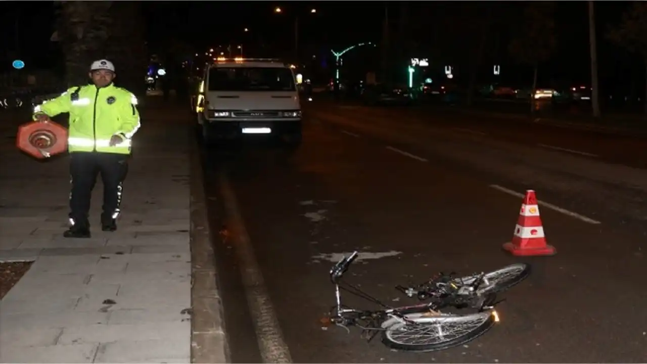 Karşıyaka’da otomobilin çarptığı bisikletli hayatını kaybetti haberinin görseli