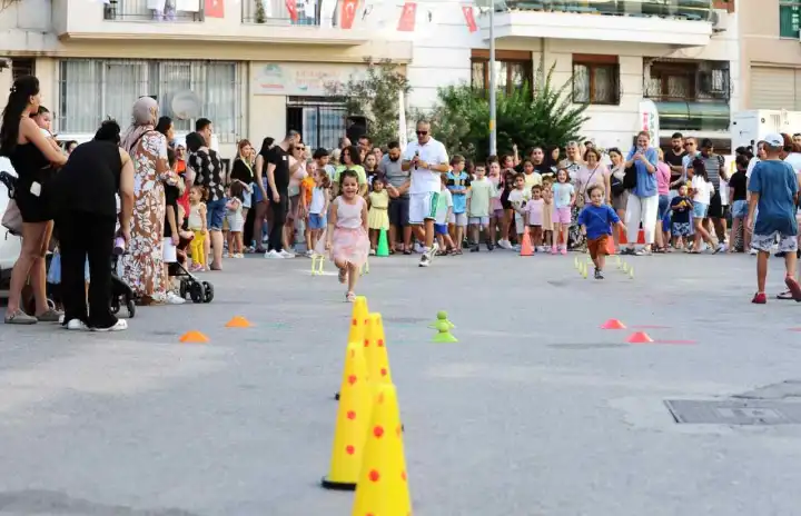 Karşıyaka’da ‘Sokak Senin Mahalle Olimpiyatları’ coşkusu 