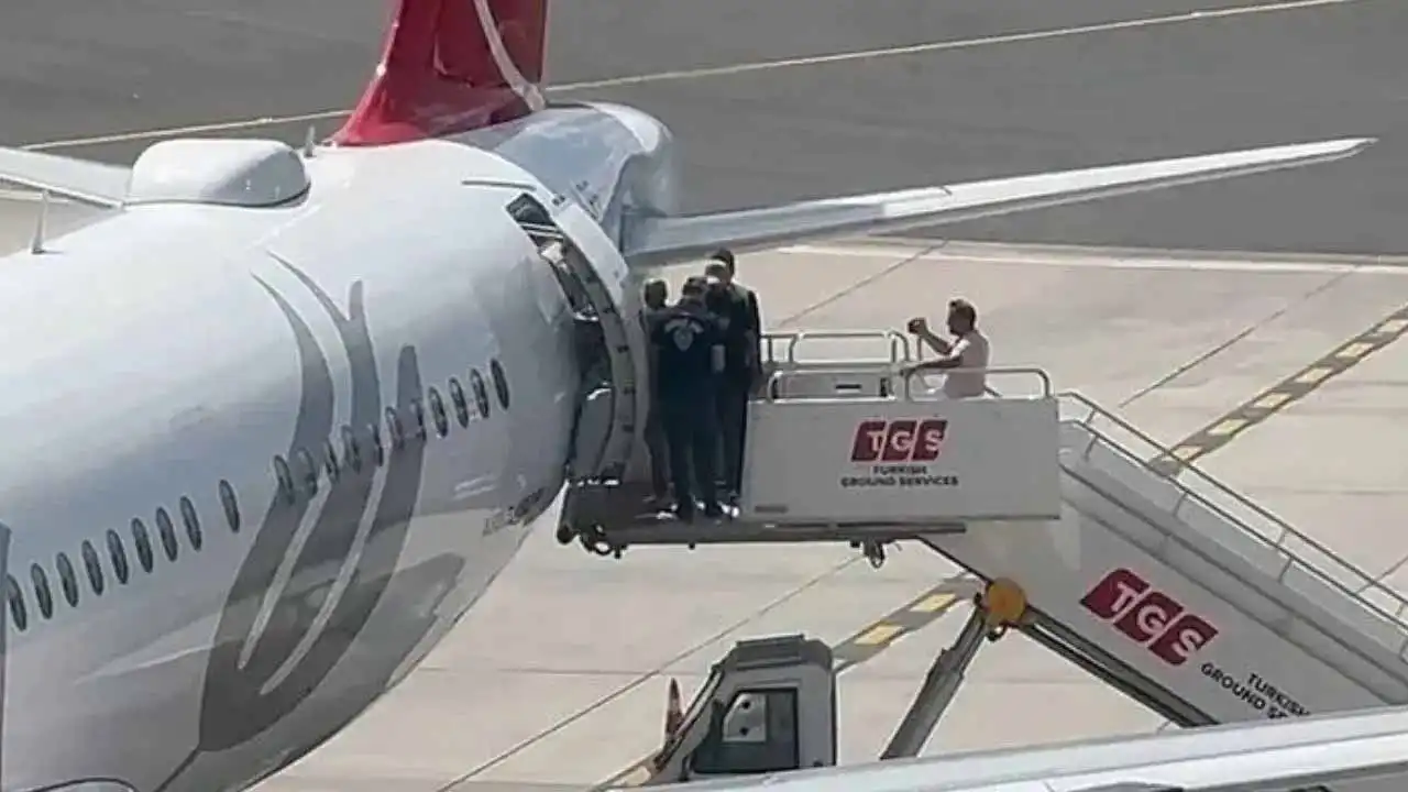 Leman Dergisi'nde flaş gözaltı kararı! haberinin görseli