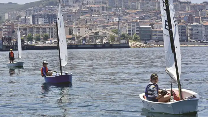 Seferihisar’da geleceğin kaptanları yetişecek