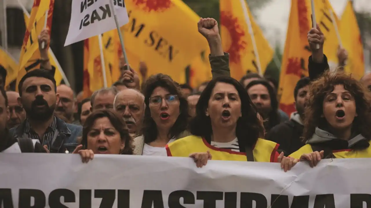 Eğitim emekçileri alanlarda: Grevli Toplu Sözleşme hakkımızı istiyoruz haberinin görseli