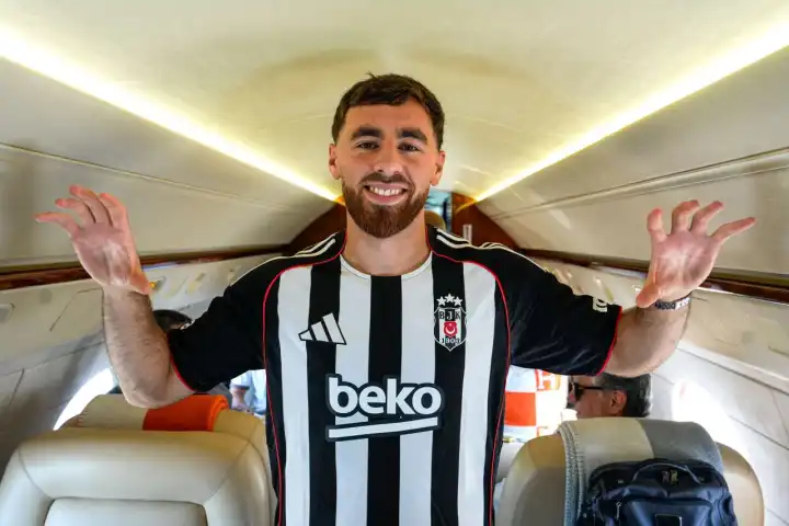 Orkun Kökçü Beşiktaş için İstanbul’da: Milli yıldız gözyaşlarını tutamadı