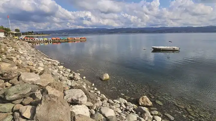 Sapanca Gölü’ndeki su seviyesi endişe yaratıyor
