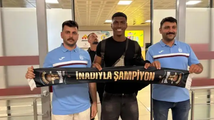 Trabzonspor’un yeni golcüsü Felipe Augusto Trabzon’da