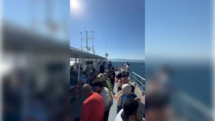 200 yolcunun bulunduğu feribot yandı