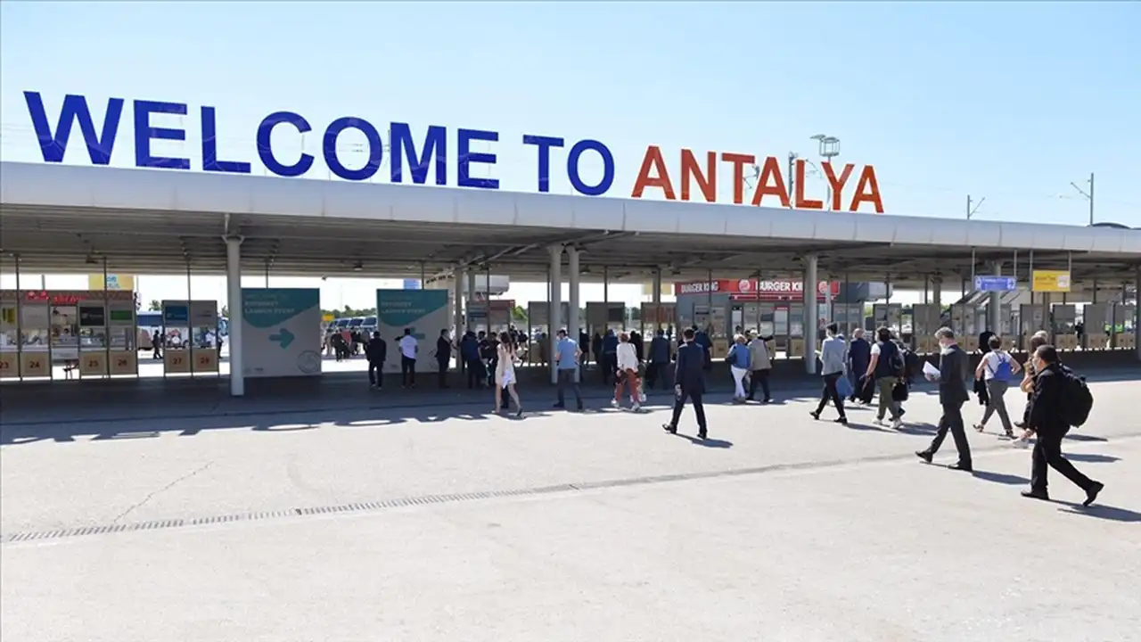 Bakan Ersoy: Antalya’mızın cazibesi her geçen gün artıyor  haberinin görseli