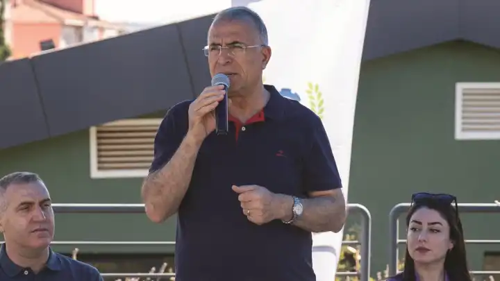 Işık, yangının kahramanları ile bir araya geldi