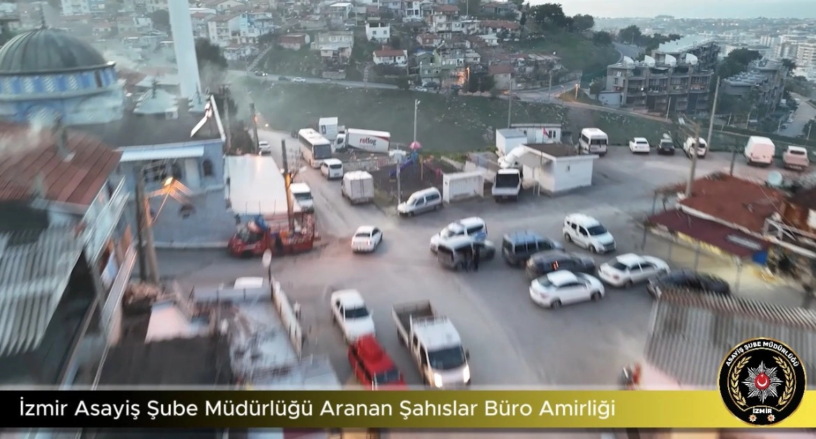 İzmir'de düzenlenen operasyonda 133 şüpheli gözaltına alındı başlıklı video haberin görseli