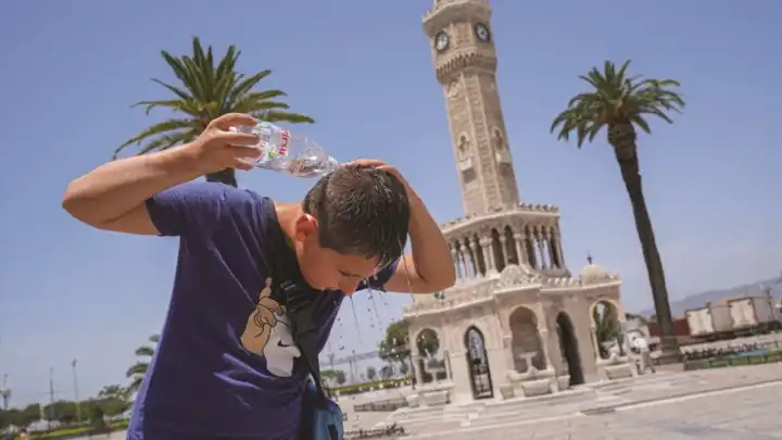 İzmir’de sıcaklıklar 35 derecenin altına inmeyecek