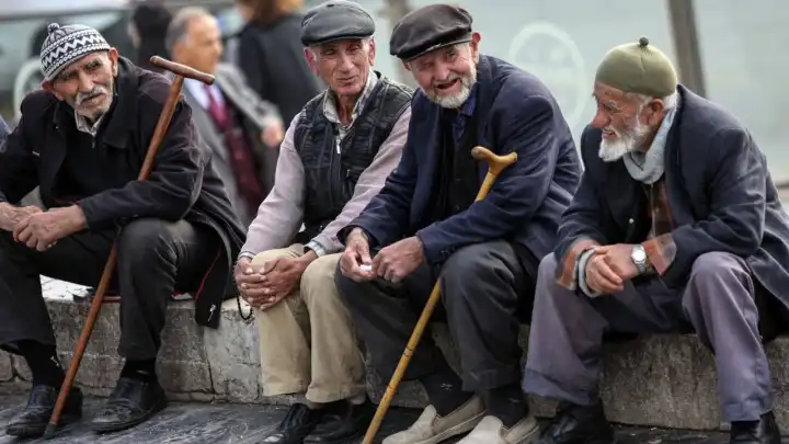 Emeklilere su faturasında büyük kolaylık: 2025 boyunca ücretsiz kullanacaklar!