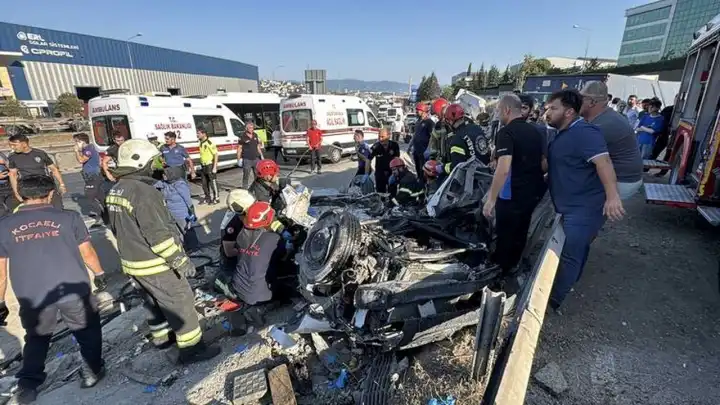 Kocaeli'de zincirleme trafik kazası!