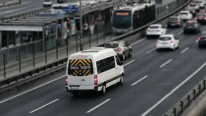 Okul servislerine yeni dönem: 112 ile anlık bağlantılı güvenlik cihazları zorunlu oluyor!