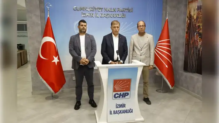 Cemil Tugay, CHP İzmir'i ziyaret etti