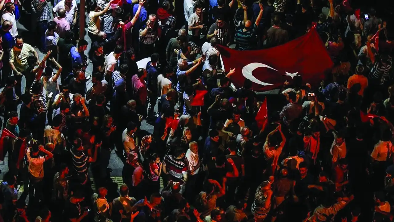 Eğitim-İş’ten 15 Temmuz mesajı haberinin görseli