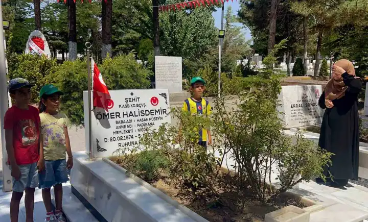 Ömer Halisdemir’in şehadetinin 9. Yılı: Kabri ziyaretçi akınına uğradı