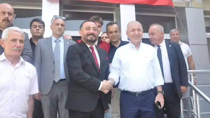 Özdağ, Ödemiş'te yangın bölgelerini ziyaret etti