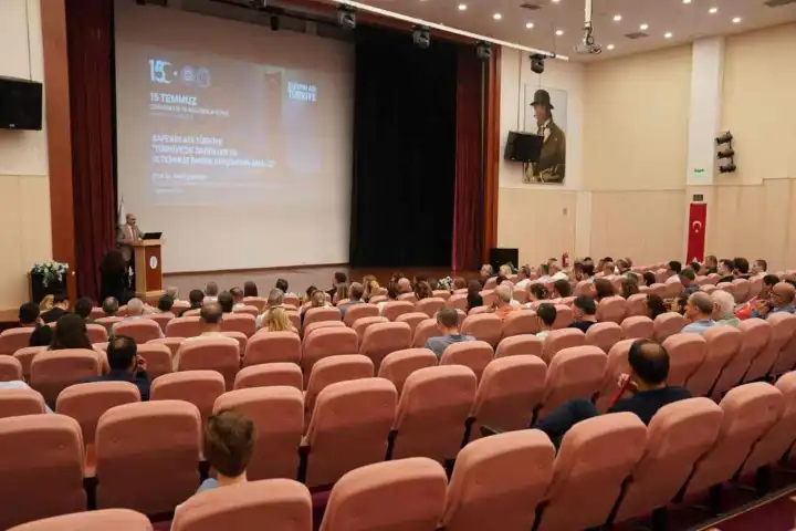 Ege Üniversitesinde 15 Temmuz Konferansı haberinin görseli