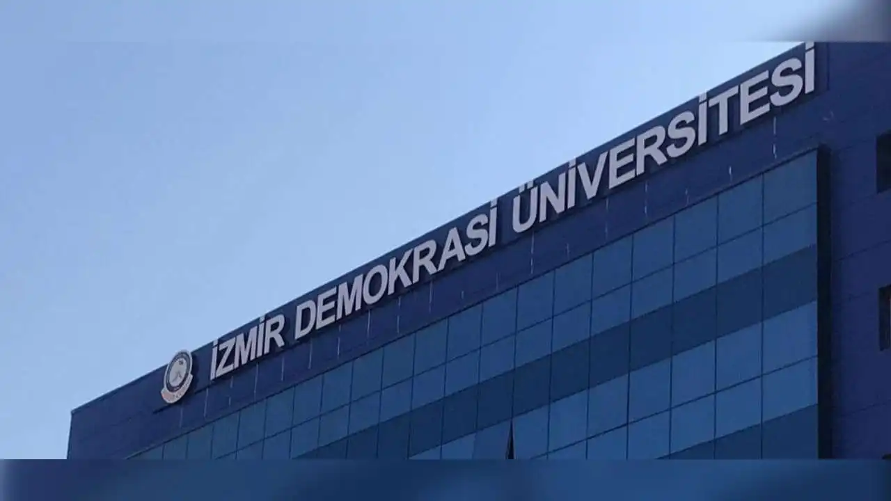 İzmir Demokrasi Üniversitesinden "zimmet" açıklaması haberinin görseli