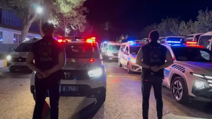 İzmir merkezli FETÖ operasyonunda gözaltı sayısı yükseldi
