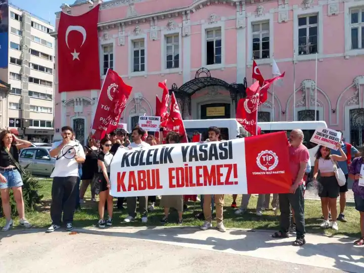 TİP İzmir’den turizm işçilerine destek: Kölelik yasasının peşini bırakmayacağız!