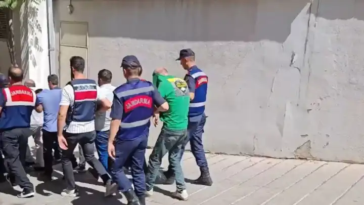 Yerlikaya duyurdu: 106 Milyon TL’lik vurgun yapan çeteler çökertildi