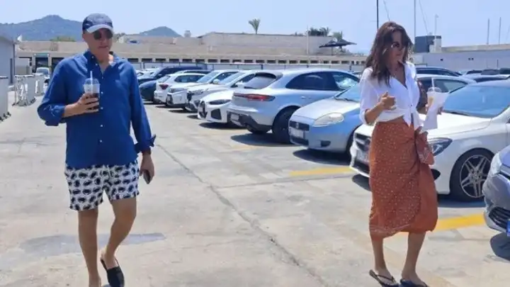 Aşk Bodrum’da yaşanıyor! Güzide Duran ve Fikret Orman Bodrum’da görüntülendi