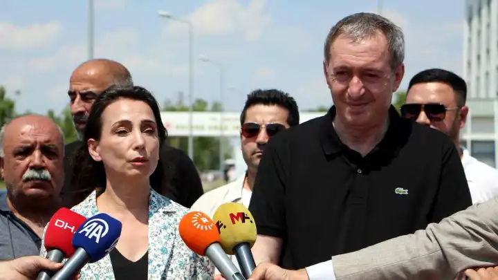 DEM Parti Eş Genel Başkanlarından Demirtaş’a ziyaret