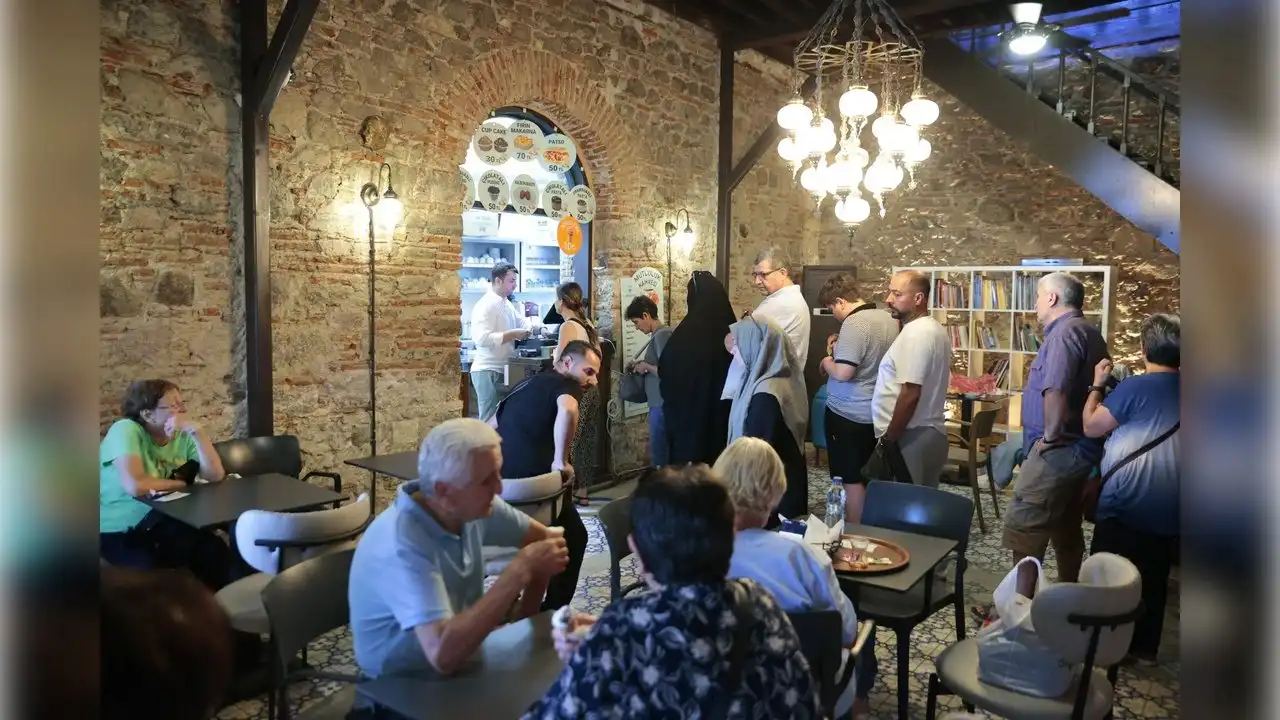 Mutluluk Kahvesi'nde 20 TL'ye kahve haberinin görseli