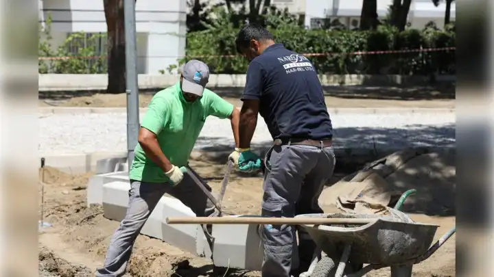 Narlıdere'de mahalleler temizleniyor
