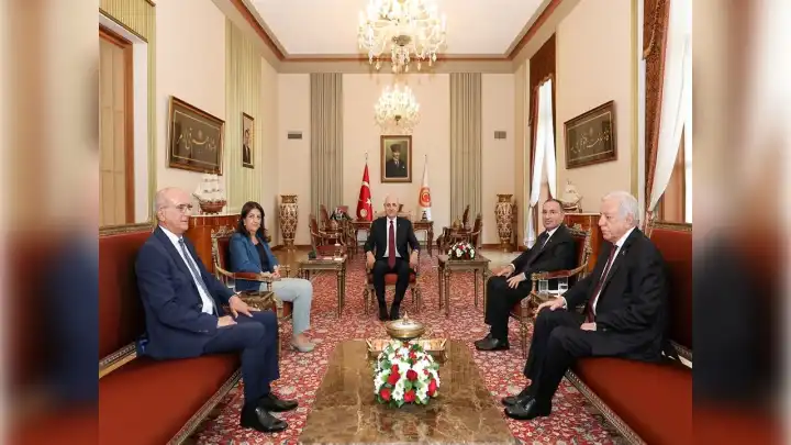 TBMM Başkanı Kurtulmuş, Meclis başkanvekillerini kabul etti