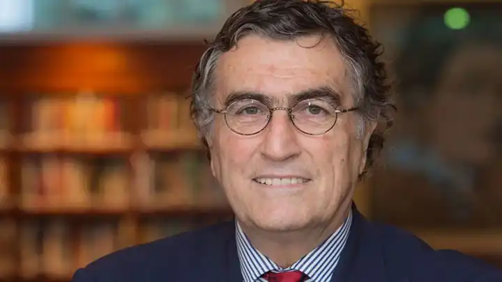 Ünlü gazeteci Hasan Cemal tatilde rahatsızlandı: Hastaneye kaldırıldı! Hasan Cemal kimdir?