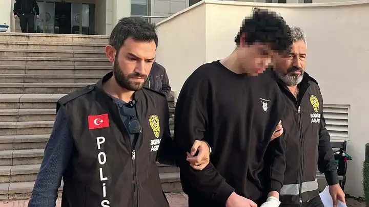 Annesinin boğazını kesip öldüren sanığın cezası belli oldu