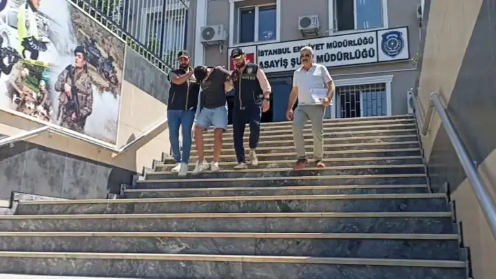 Cinayet zanlısı eski sevgilisinin kapısında yakalandı: Arkadaşından sonra eski sevgilisini öldürmeye gitmiş
