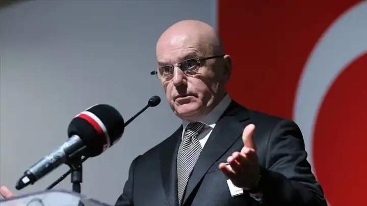 Hasan Arat’ı yumruklamıştı: Tevfik Yamantürk Beşiktaş Divan Kurulu Başkanlığından istifa etti