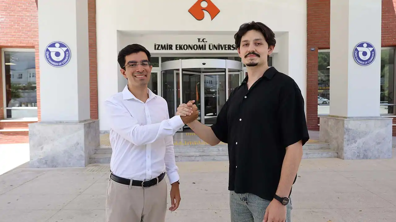 İzmir Ekonomi Üniversitesi mezunları Avrupa’ya yelken açıyor haberinin görseli