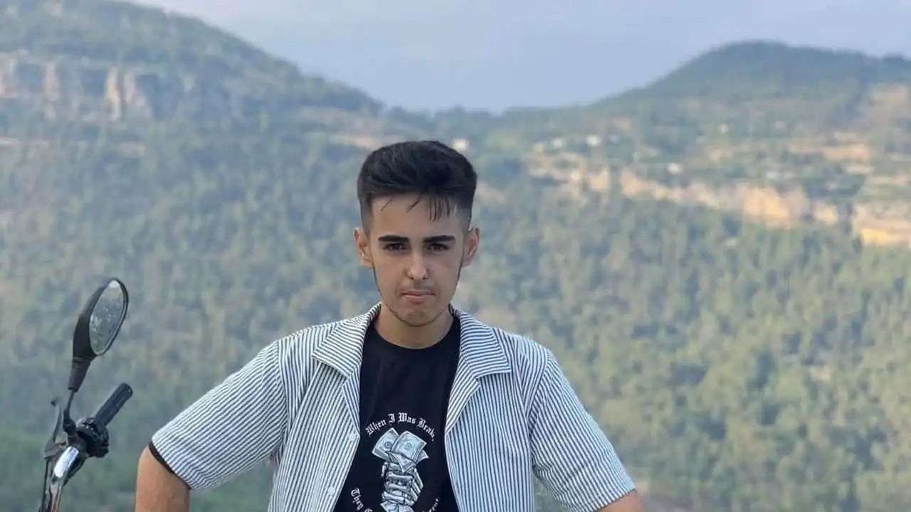Mersin’in sevilen fenomeni Çello Mustafa trafik kazasında hayatını kaybetti! haberinin görseli